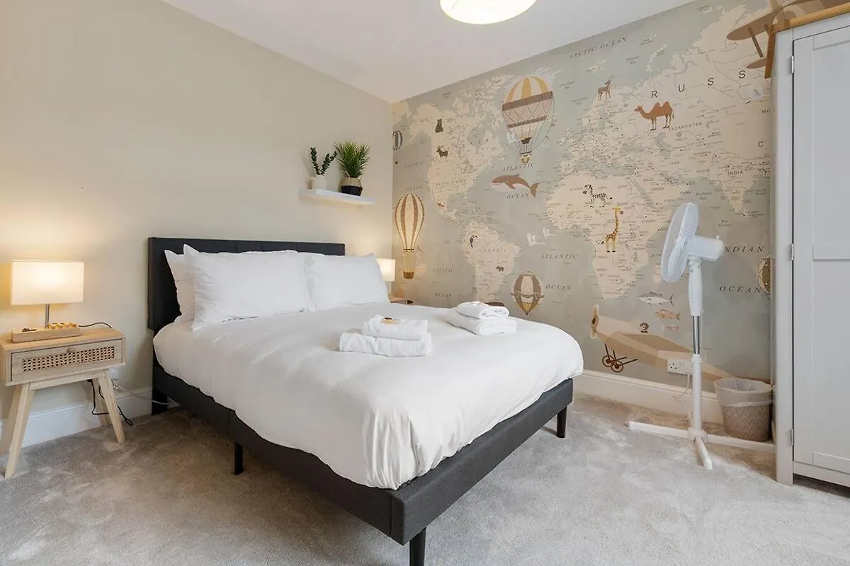 Holiday home Stunning Terraced House Next To York Racecourse Villa